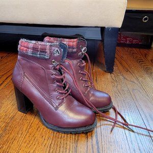 Bootie, thick heel, size 8, maroon